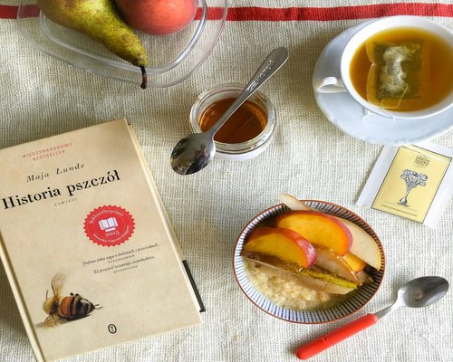 Śniadanie i poranna herbata